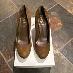 Tel tribtoo 80 pump. Size 39. Tobacco suede.
